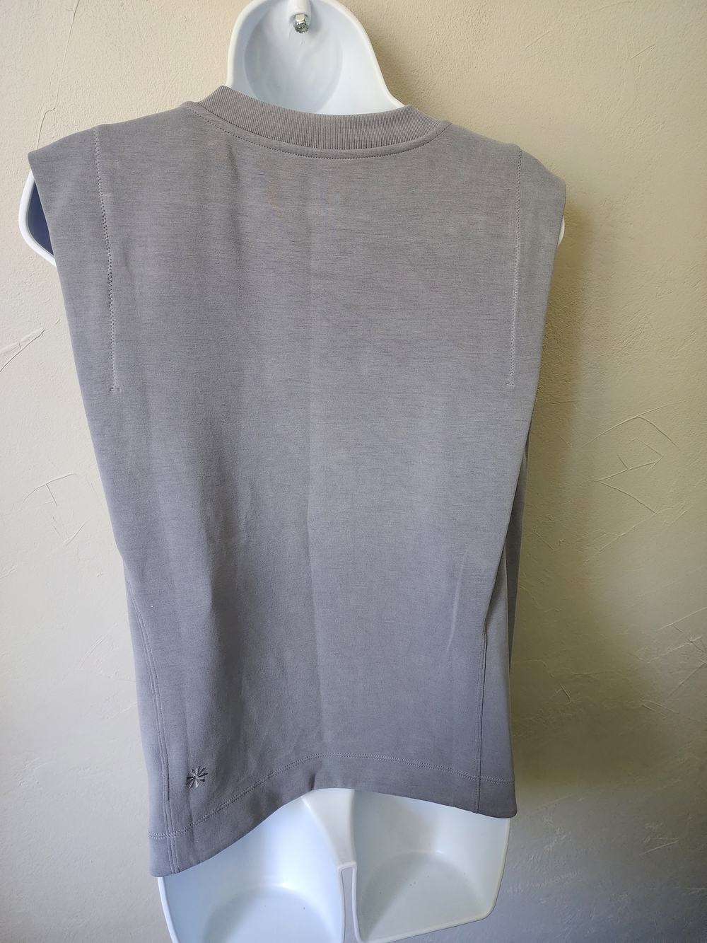 Athleta Light Gray Sleeveless Tank Top Size Small - Picture 4 of 6